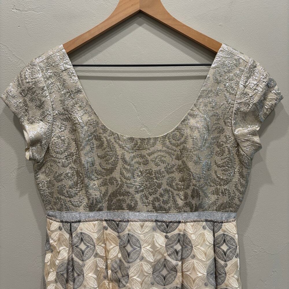 Anna Sui Metallic Jacquard Cap Sleeve Mini Dress in Metallic Silver Gold Size 8 - Picture 3 of 14